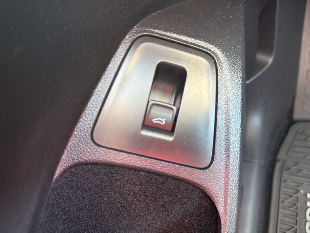 Used 2024 Volkswagen Tiguan SE FWD image 21