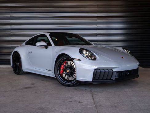 Certified 2026 Porsche 911 Carrera GTS RWD image 9