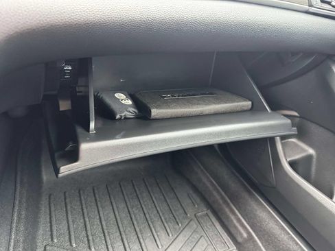 Used 2018 Honda Accord Sport image 31