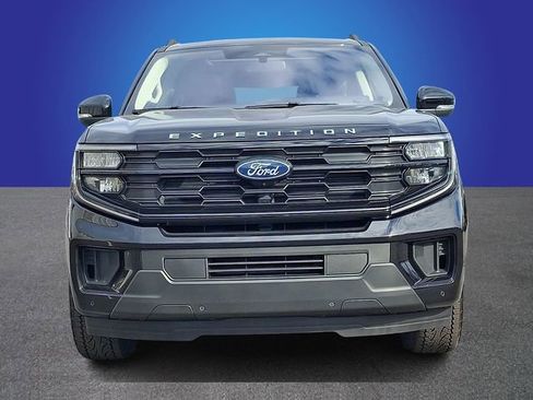Used 2025 Ford Expedition Active image 2