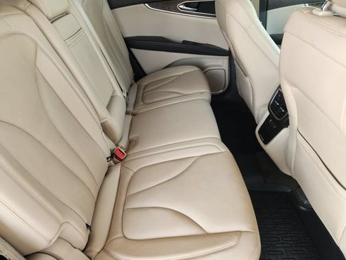 Used 2018 Lincoln MKX Reserve w/ Lincoln MKX Climate Package FWD image 31