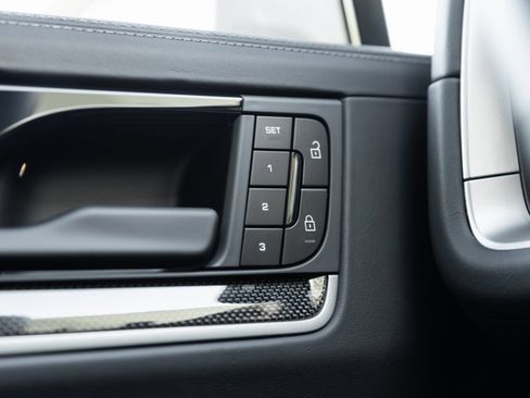 Certified 2026 Porsche Cayenne S AWD/4WD image 19