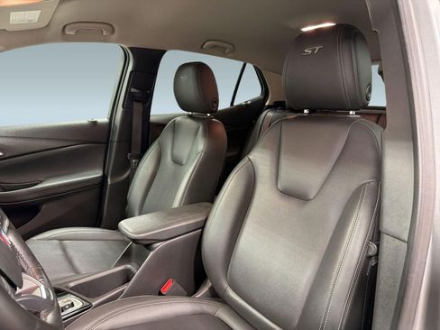 Used 2024 Buick Encore GX Sport Touring w/ Comfort Package FWD image 22