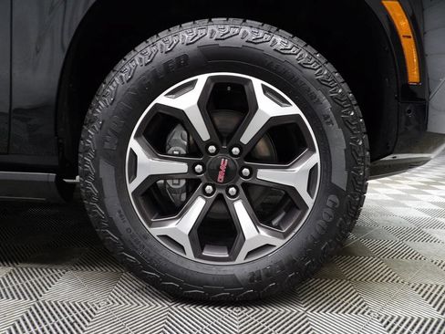 Used 2026 GMC Yukon AT4 Ultimate AWD/4WD image 11