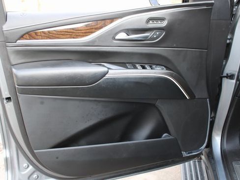 Used 2021 Cadillac Escalade Premium Luxury Platinum image 24