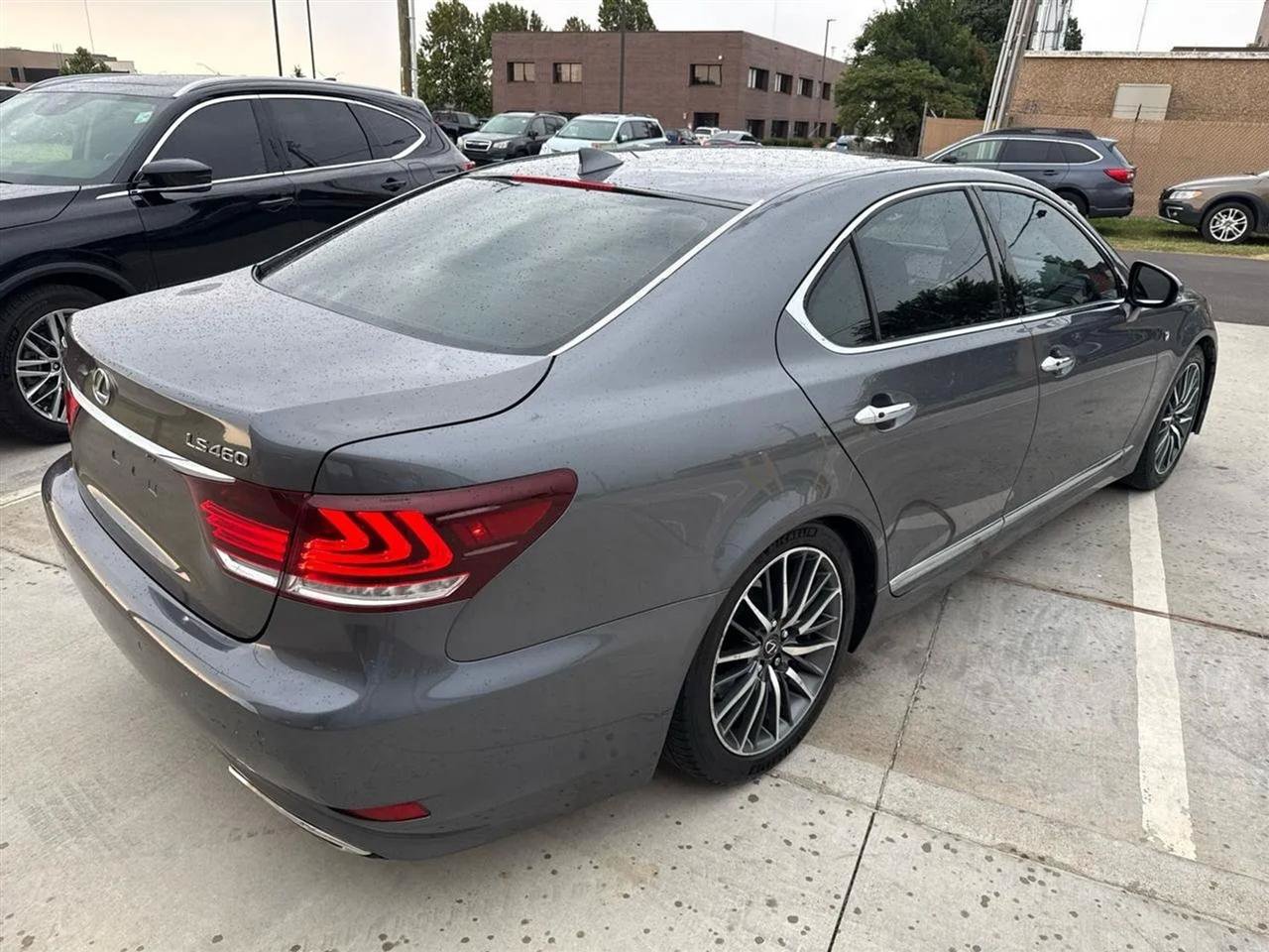Used 2015 Lexus LS 460 w/ F Sport Package RWD image 11