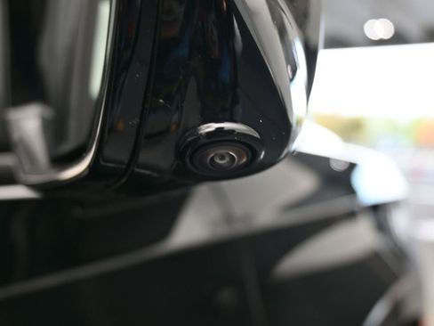 Used 2024 Chevrolet Suburban LT image 58