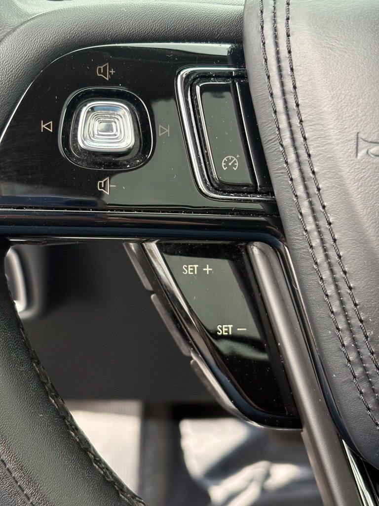 Used 2023 Lincoln Aviator AWD w/ Premium Package image 24