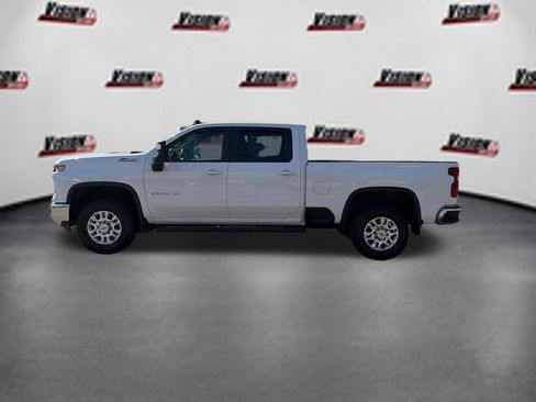 Used 2024 Chevrolet Silverado 2500 LT AWD/4WD image 9