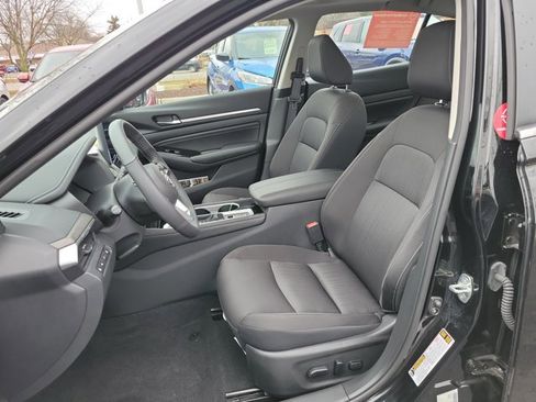 Certified 2023 Nissan Altima 2.5 SV w/ SV Premium Package image 5