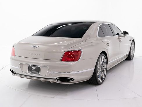 Used 2025 Bentley Flying Spur Plug-In Hybrid AWD/4WD image 5