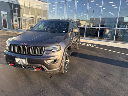 Used 2020 Jeep Grand Cherokee Trailhawk w/ Premium Lighting Group image 2