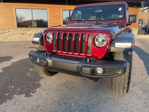 Used 2021 Jeep Wrangler Unlimited Rubicon w/ LED Lighting Group AWD/4WD image 12