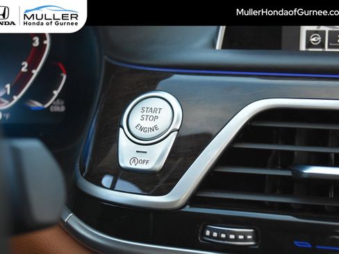 Used 2020 BMW 750i xDrive w/ Executive Package image 30