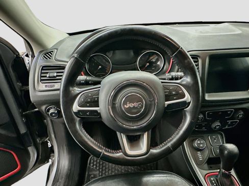 Used 2019 Jeep Compass Trailhawk AWD/4WD image 18