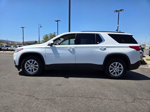 Used 2020 Chevrolet Traverse LT FWD image 3