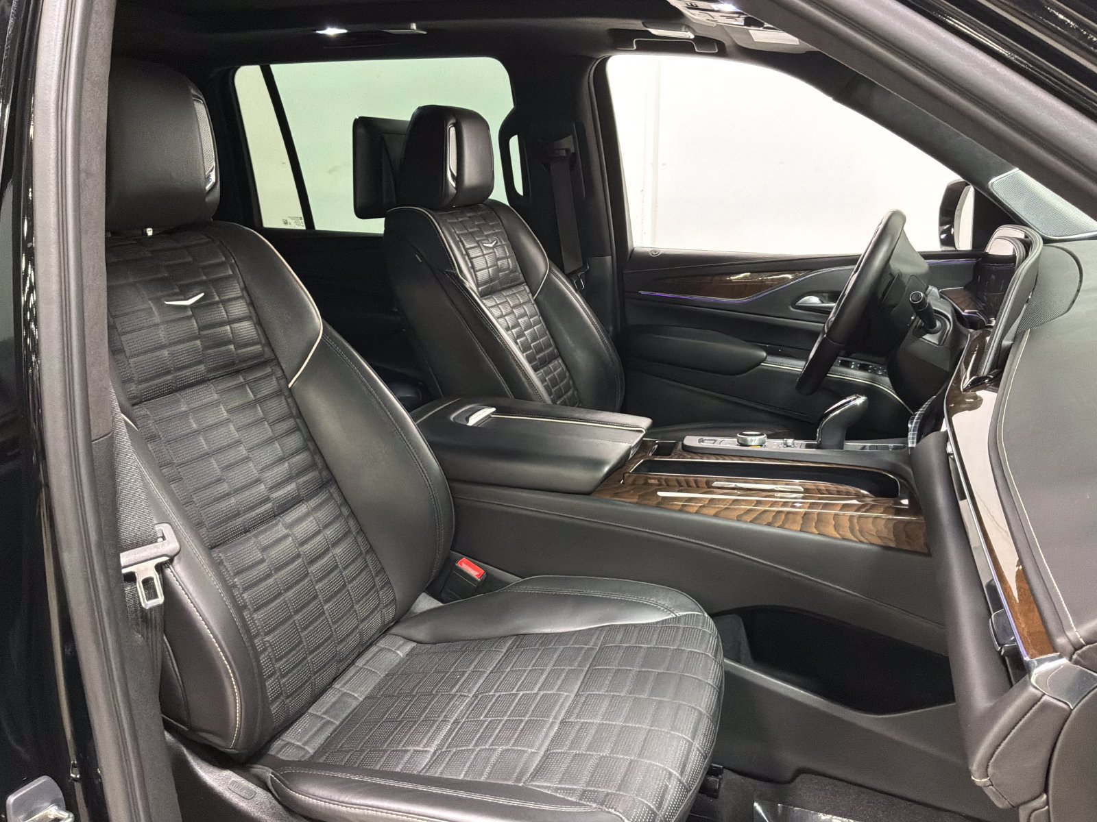 Used 2023 Cadillac Escalade ESV Sport Platinum w/ LPO, ONYX Package AWD/4WD image 10