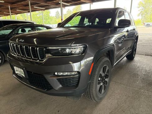 Used 2024 Jeep Grand Cherokee Limited 4xe AWD/4WD image 3