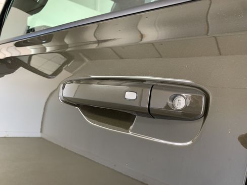 New 2025 GMC Hummer EV 2X image 9