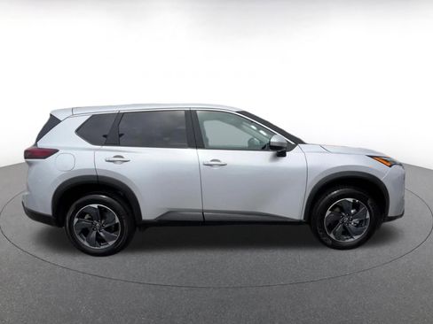 Used 2025 Nissan Rogue SV FWD image 16