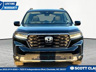 Used 2025 Honda Pilot Touring video 2