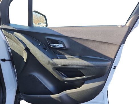 Used 2020 Chevrolet Trax LS image 22