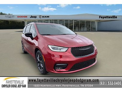 New 2026 Chrysler Pacifica Limited w/ S Appearance Package