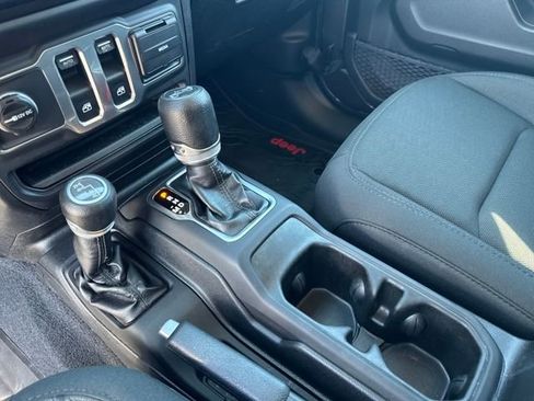 Used 2019 Jeep Wrangler Sport S image 22