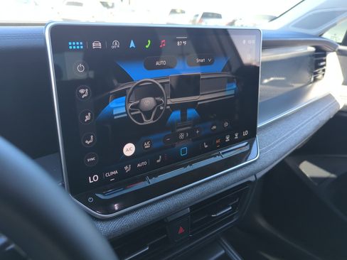 Used 2025 Volkswagen Tiguan S w/ 18" Wheel Package image 12