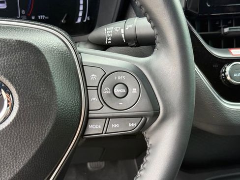 Used 2026 Toyota Corolla SE image 17