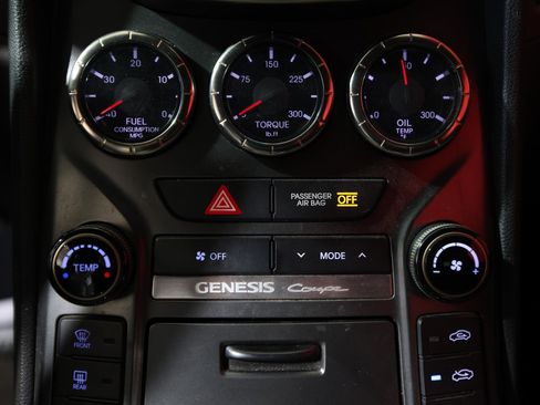 Used 2014 Hyundai Genesis 3.8 RWD image 19