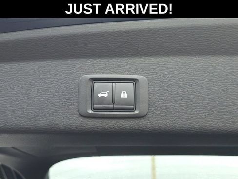 Used 2025 Mitsubishi Outlander SE FWD image 8