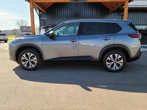 Used 2021 Nissan Rogue SV image 19