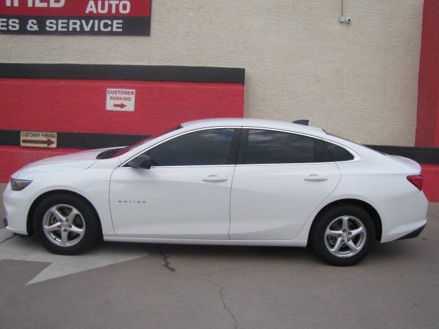Used 2018 Chevrolet Malibu LS FWD image 2