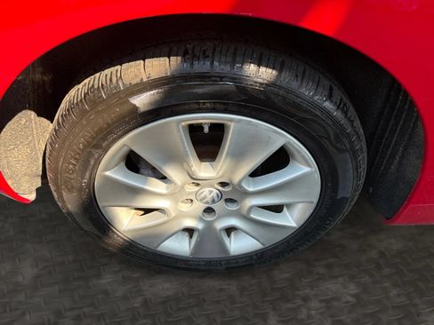 Used 2009 Volkswagen Beetle Coupe FWD image 34
