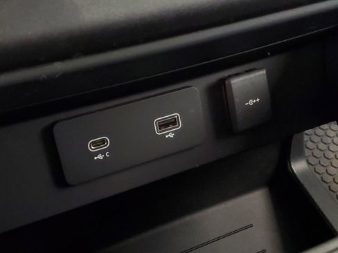 Used 2024 Land Rover Defender 110 X image 24