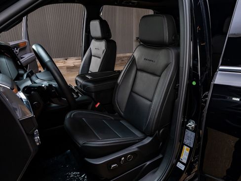 Used 2026 GMC Yukon XL Denali w/ Sun & Power Step Package AWD/4WD image 30