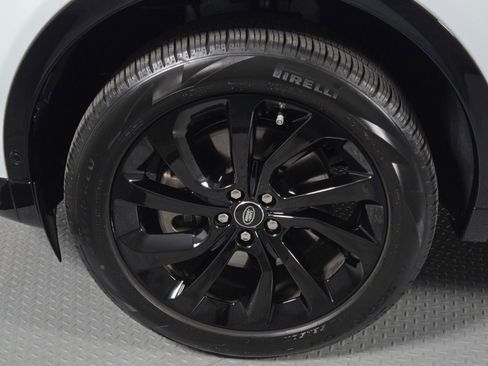 Used 2025 Land Rover Discovery Sport Dynamic SE AWD/4WD image 9