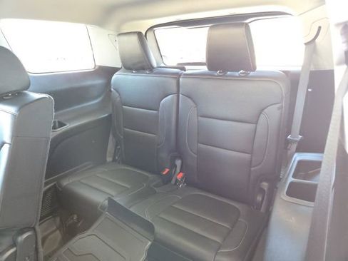 Used 2023 GMC Acadia SLT FWD image 26