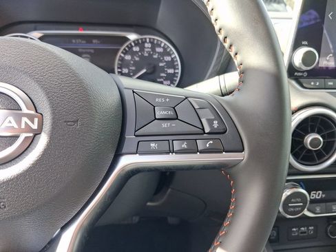 Used 2025 Nissan Sentra SR FWD image 25