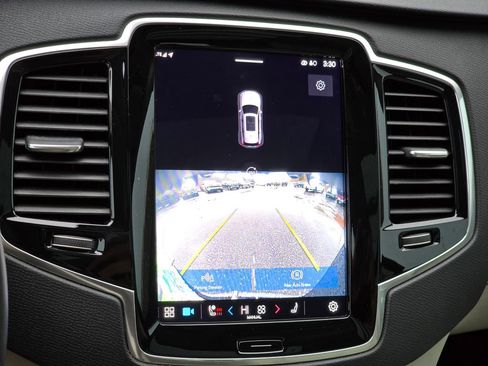 Used 2023 Volvo XC90 B6 Plus w/ Protection Package Premier image 9