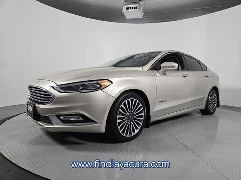 Used 2018 Ford Fusion Titanium image 2