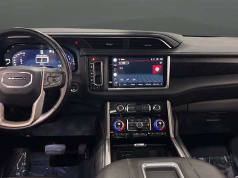 Used 2022 GMC Yukon XL Denali AWD/4WD image 10