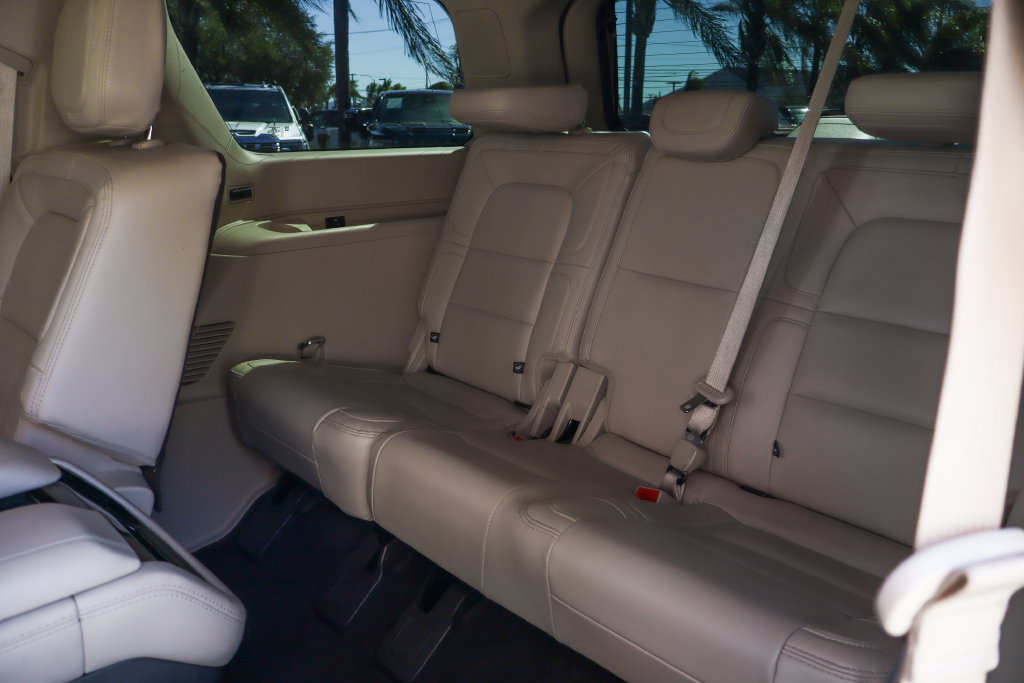 Used 2021 Lincoln Navigator Reserve AWD/4WD image 43