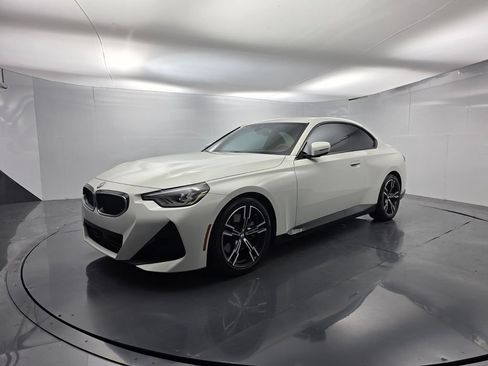 Used 2023 BMW 230i Coupe w/ M Sport Package RWD image 8