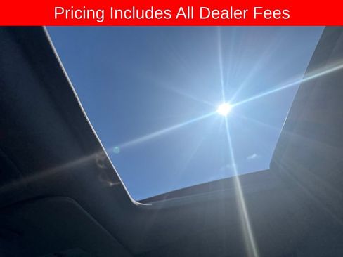 Used 2025 Toyota Sienna XLE FWD image 9