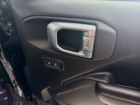 Used 2019 Jeep Wrangler Unlimited Sport S image 31