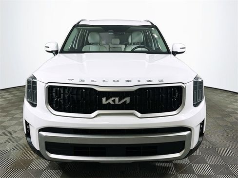 Used 2024 Kia Telluride EX image 8