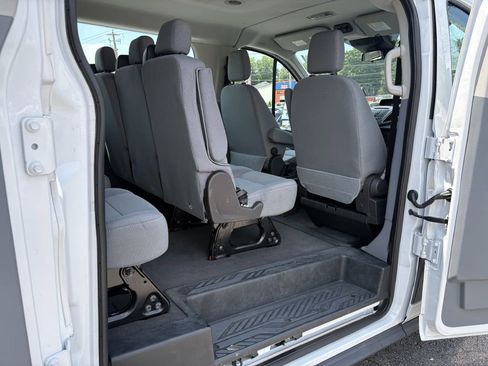Used 2015 Ford Transit 350 XLT RWD image 12