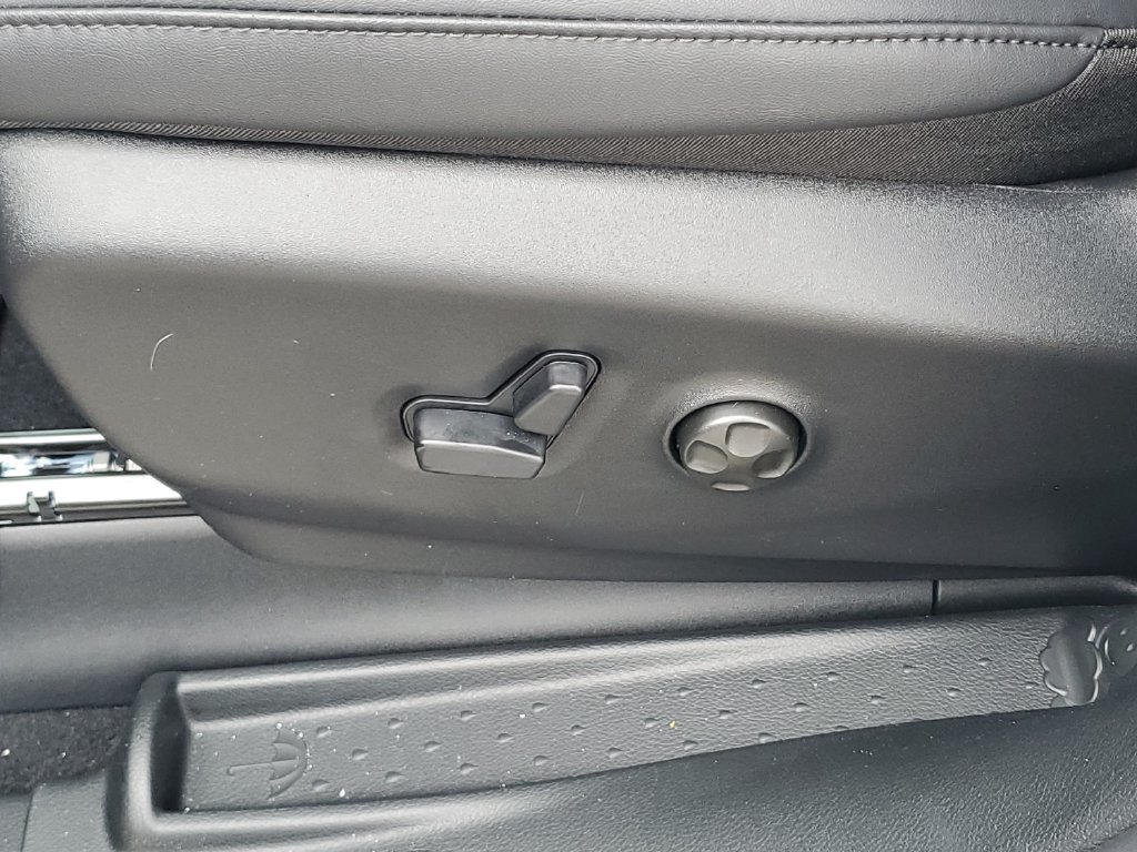 New 2027 Chrysler Pacifica Select FWD image 16